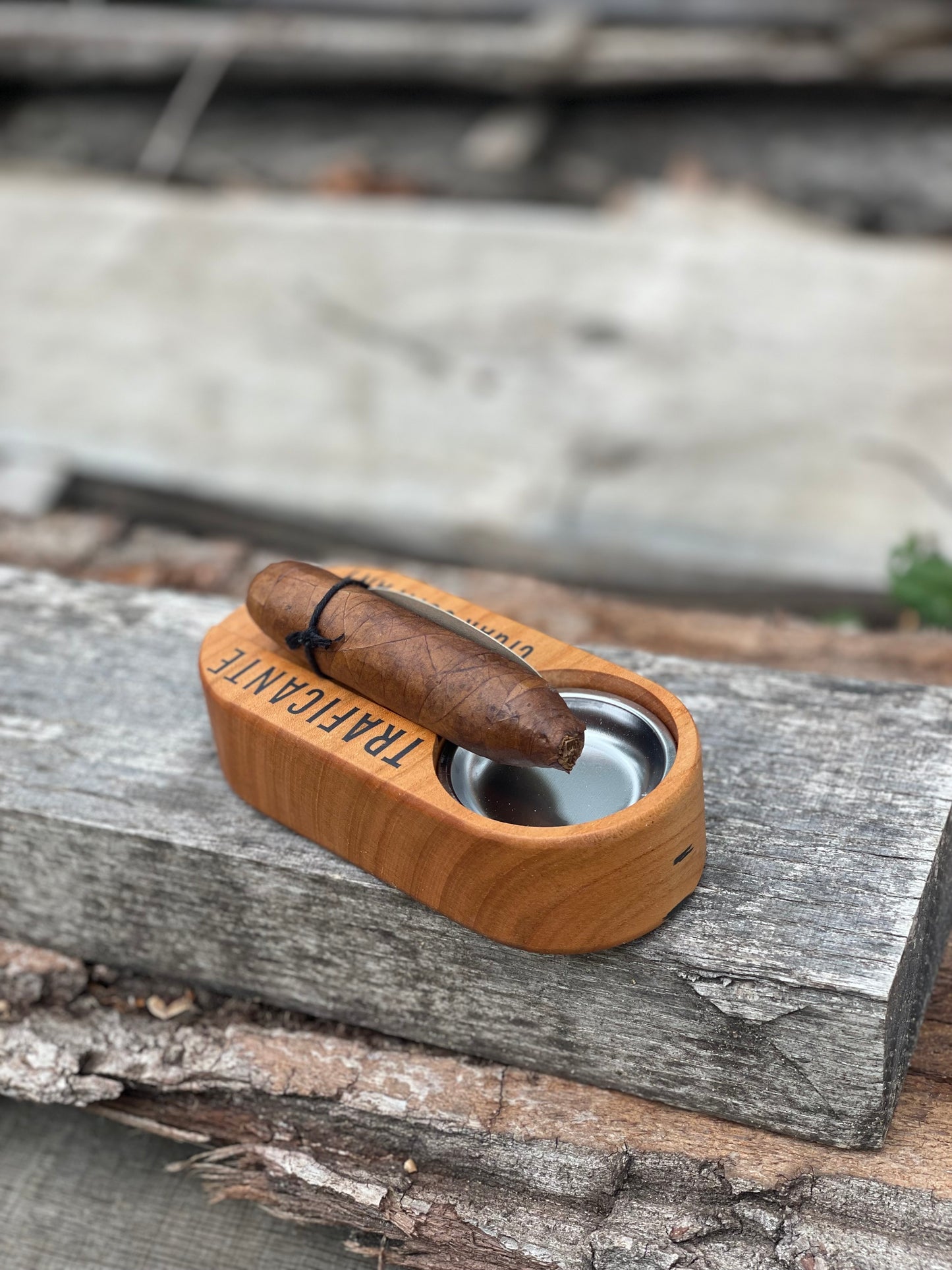 Traficante single stick cigar tray - oval