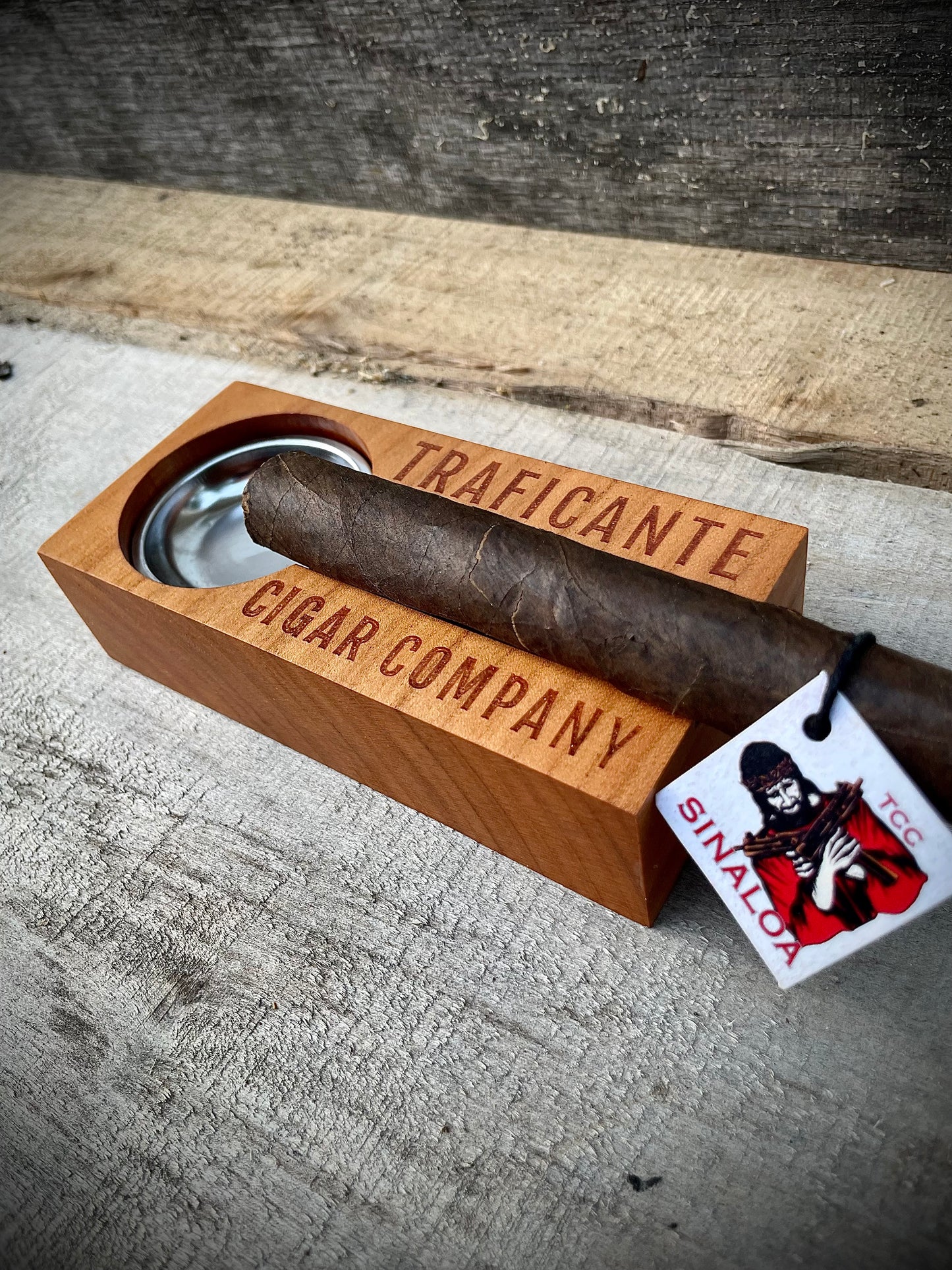 Traficante single stick cigar tray - squared edged