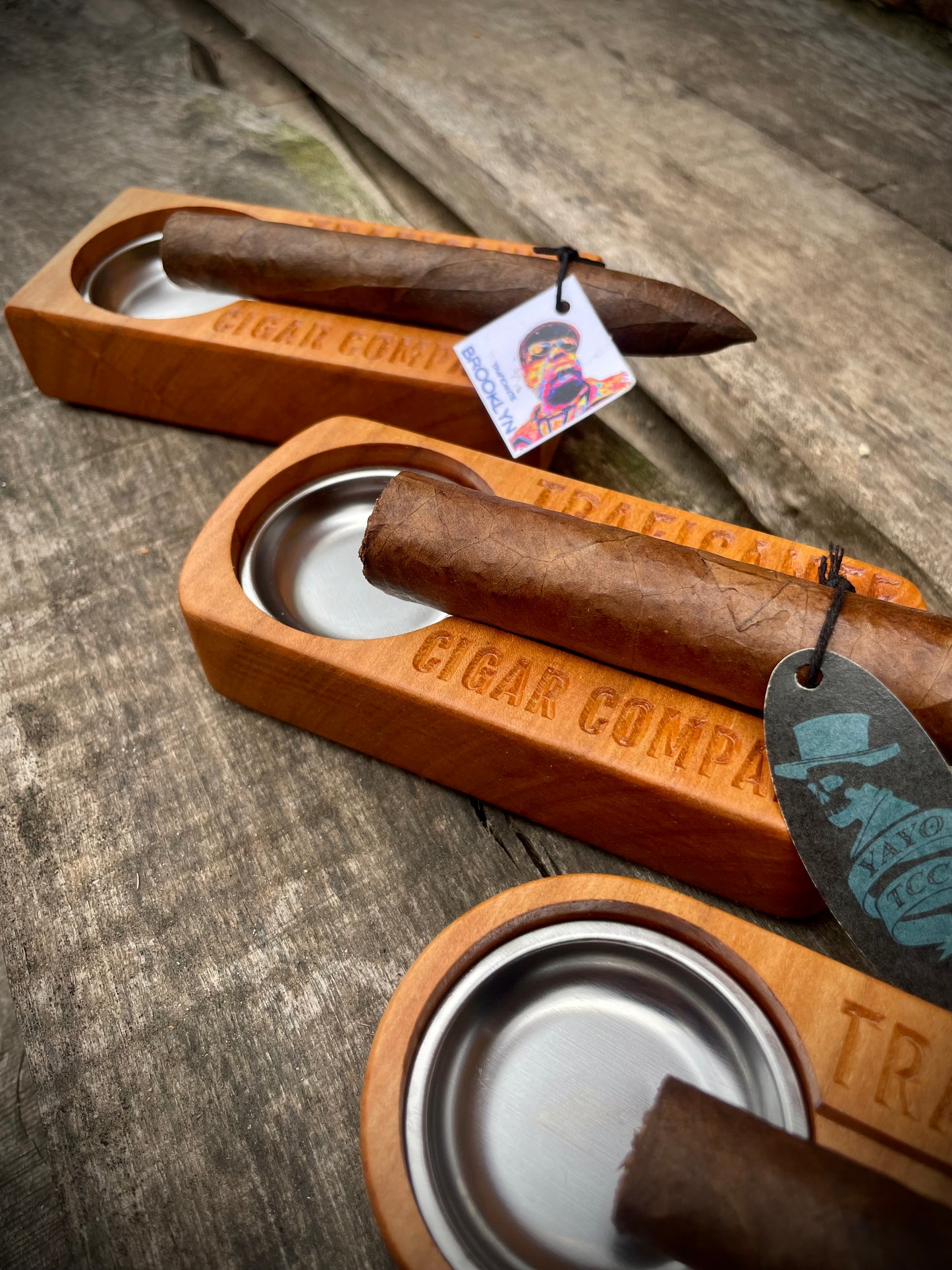 Traficante single stick cigar tray